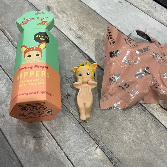 - Sonny Angel Hipper giraffe mini figure collectible - Picture 2 of 6